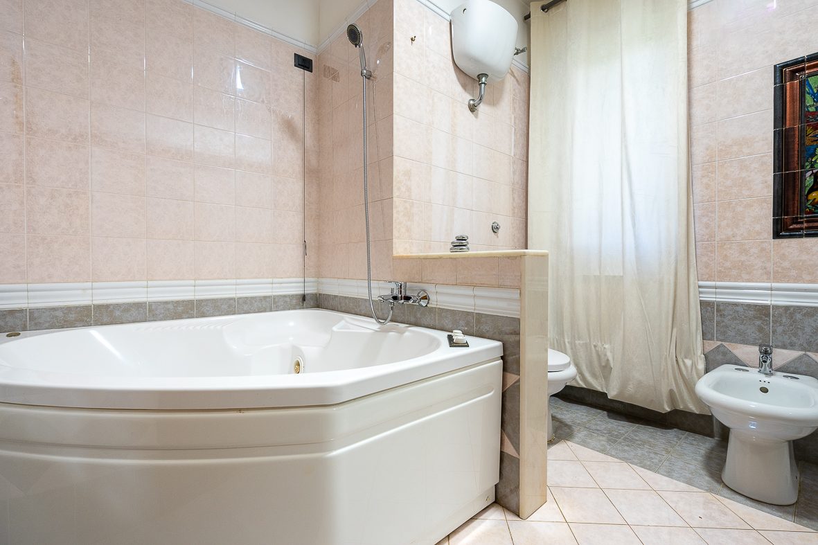 Bagno con vasca idromassaggio