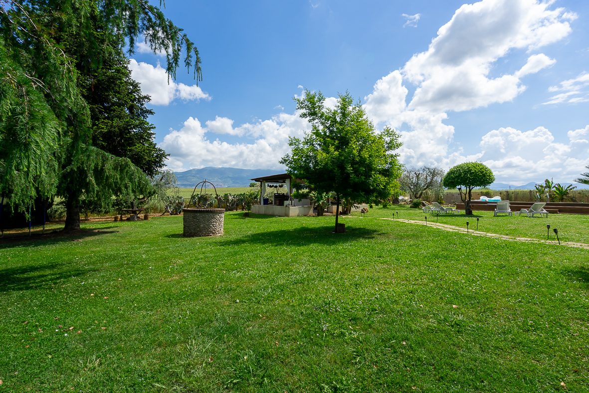 Un ettaro di giardino con vista sulle montagne